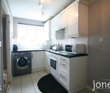 2 bedroom terraced house to rent - Photo 1
