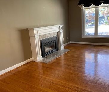 For Lease - 48 North Forster Park Drive, Oakville, Ontario - Photo 3