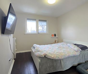 For Lease - 1379 Rock Court, Mississauga, Ontario - Photo 2