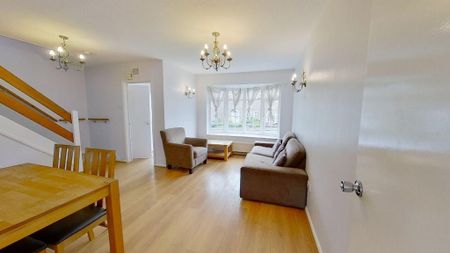 4 bedroom semi-detached house to rent - Photo 3