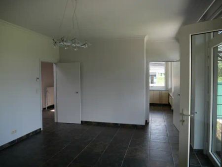 Verzorgde woning met grote tuin te huur nabij Kortrijk - Photo 2