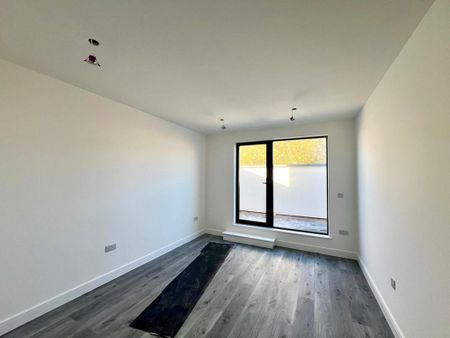 5 bedroom semi-detached house to rent - Photo 4