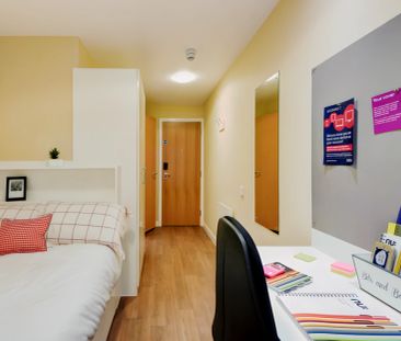 Gold En-Suite - Photo 4