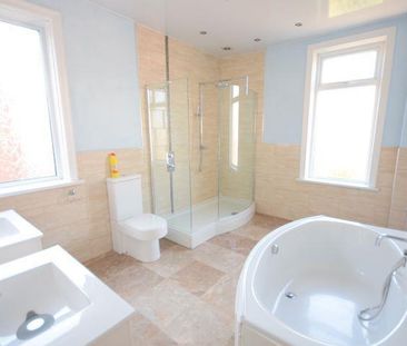 4 bedroom terraced house to rent - Photo 6
