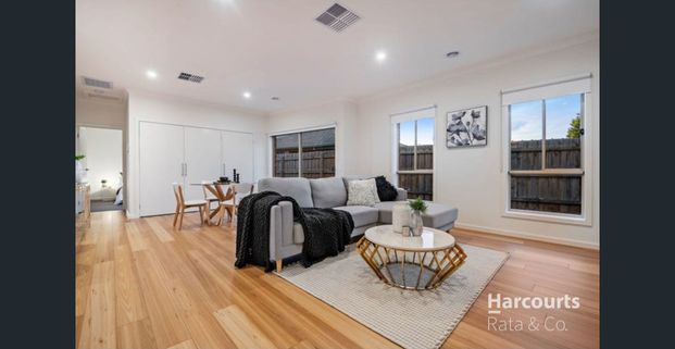 Charming 2-Bedroom Home in Mill Park - Photo 1