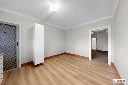 Ground Floor Unit, recently painted & near new carpet - Photo 5