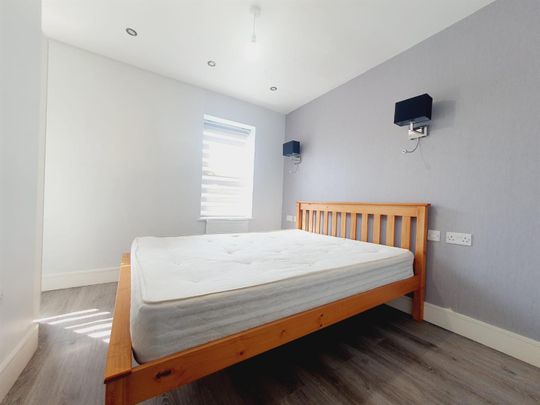 High Road, London N20 - Photo 1