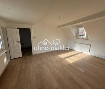 Charmante 3-Zimmer-Dachgeschosswohnung in historischem Fachwerkhaus... - Photo 1