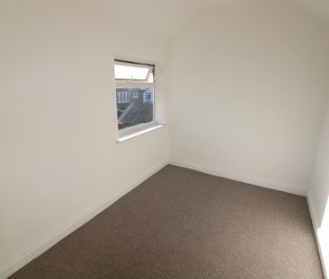 4 bedroom detached house to rent - Photo 3