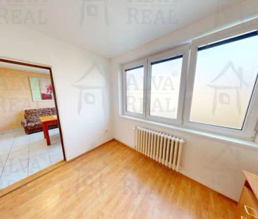 Dlouhodobý pronájem bytu v RD 2+1 CP 50,7 m, neprůchozí pokoje, šat... - Fotografie 2