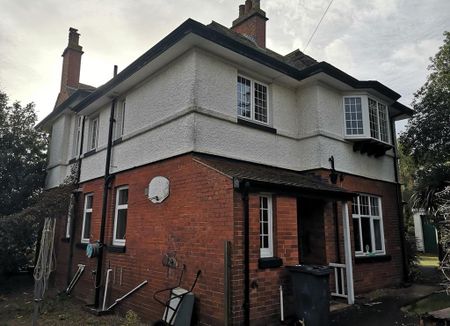 5 bedroom detached house to rent - Photo 2