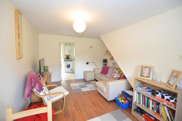 2 bedroom terraced house to rent - Photo 1