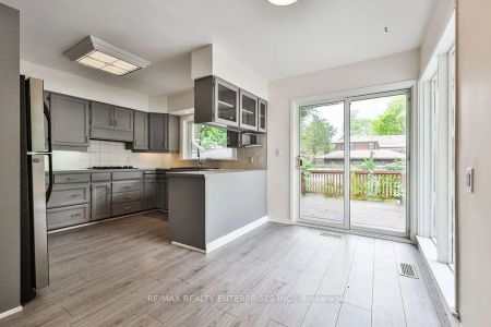 Detached Home For Lease | W9248483 - Photo 3