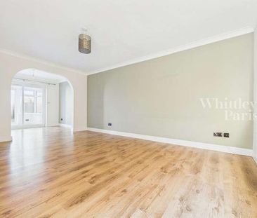 Edenside Drive, Attleborough, NR17 - Photo 6