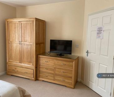 1 bedroom in a house share to rent - Photo 5