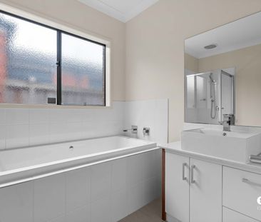 Comfortable Family Home in a Convenient Location - Photo 6