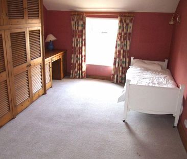 5 bedroom detached house to rent - Photo 1