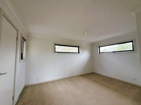 Family Home! - Photo 2