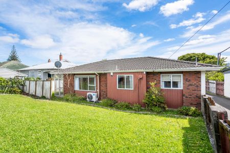 Two bedroom Home in New Lynn - Photo 2