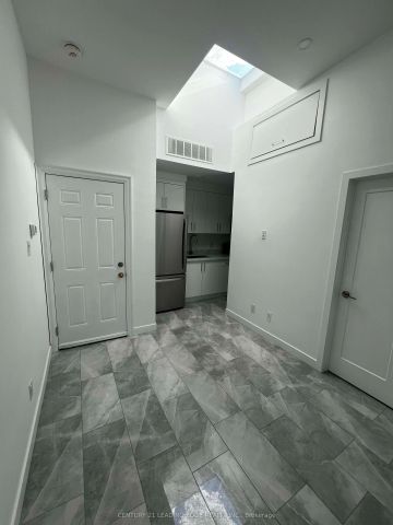 1375 Bathurst Street #Unit B - Photo 3