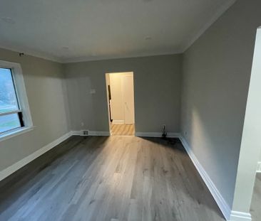 For Lease - 17 Flintridge Road, Toronto, Ontario - Photo 2