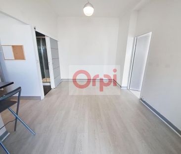 Location Appartement 1 pièce 32m² ST LAURENT DU VAR 06700 - Photo 3