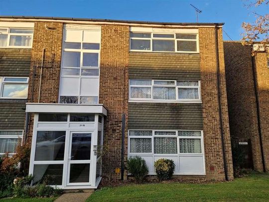 Durling Court, Rainham, Gillingham, ME8 - Photo 1