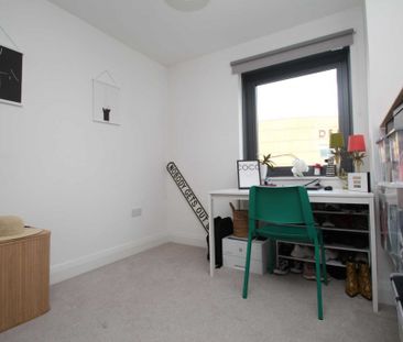 2 bed Apartment for rent - Photo 4