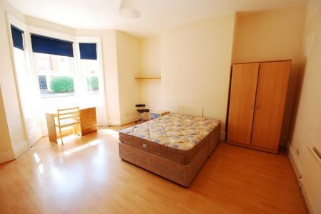 2 Bed - Bayswater Road, Jesmond - Photo 3