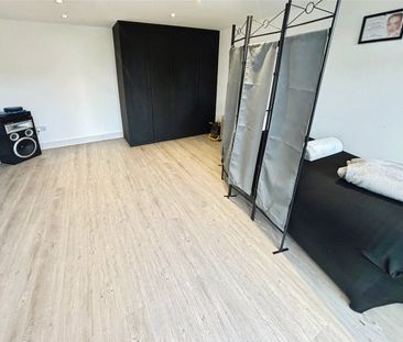 Blagrove Crescent, - Photo 5