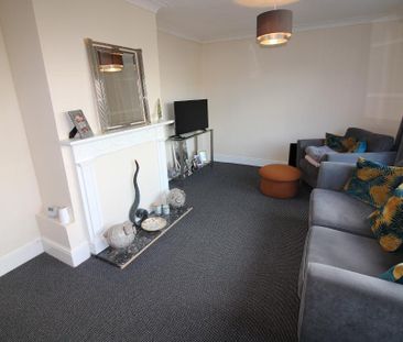 3 bedroom semi-detached house to rent - Photo 3