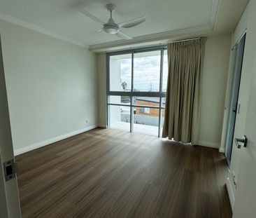 Coastal Living – 2 Bedroom Apartment Steps from the Beach! - Photo 2