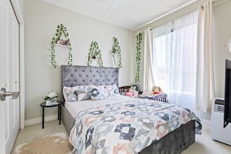 Bright Corner Condo with 2 Parking - Photo 4