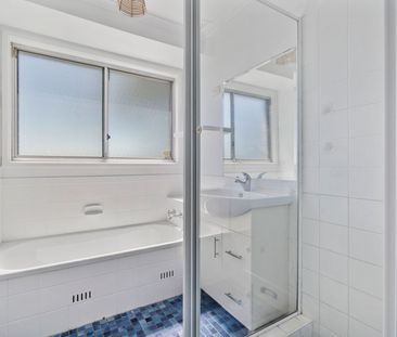 Updated family home - Photo 4