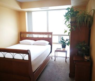 1 bedroom condo Bloor/Islington near Subway $2300 - Photo 4