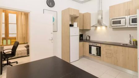 Carrer de Sants, Barcelona, Catalonia 08014 - Foto 4