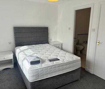 2 bedroom semi-detached house to rent - Photo 6