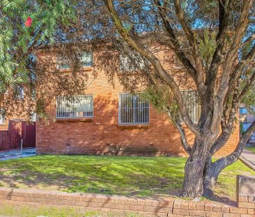 Walk to station! - Photo 2