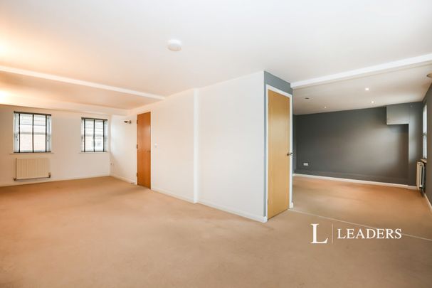 5 bedroom house to rent The Viewpoint, 50A Sheep Street, Northampton, NN1 - Photo 1