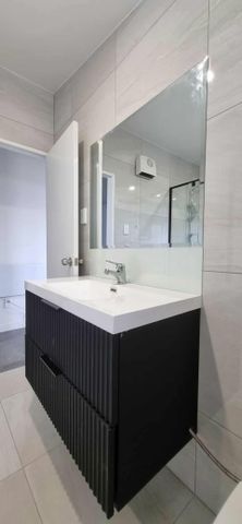 Beautifully Renovated 3-Bedroom Home - Convenient and comfortable living - Photo 5