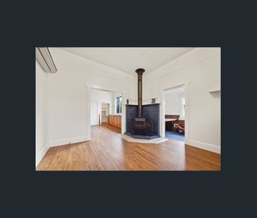 Character on Wellington - Photo 1