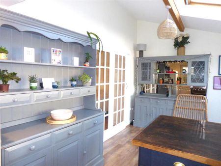 3 bedroom terraced house to rent - Photo 3