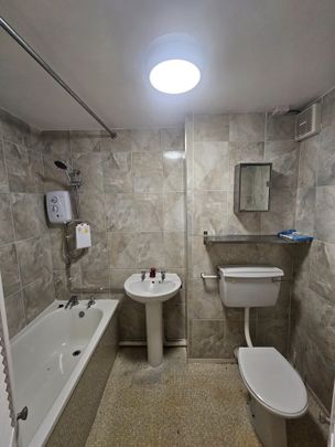 2 Bed Flat, Kings Mount, CH43 - Photo 1