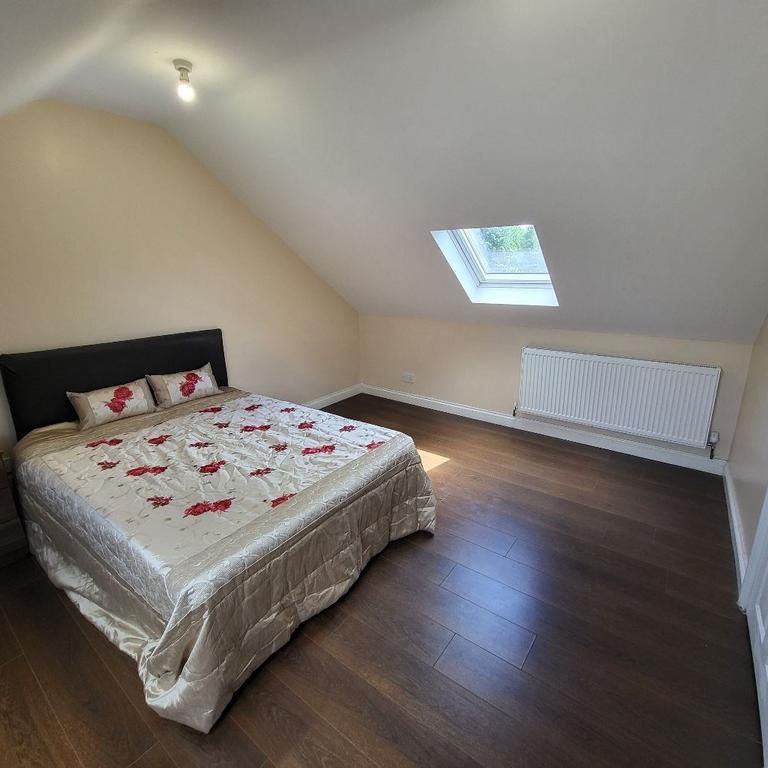 1 bedroom in a house share to rent - Photo 1