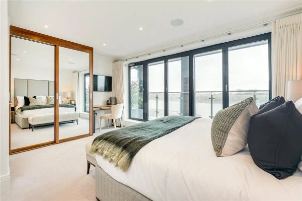 3 bedroom house in Palace Wharf - Photo 1