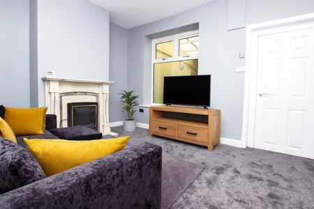 2 bedroom House To Let Total Size: 1098 SQ FT - Photo 3