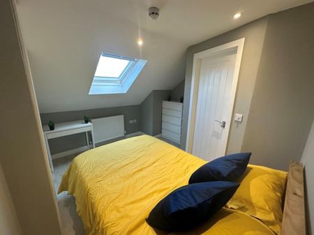 1 bedroom in a house share to rent - Photo 2