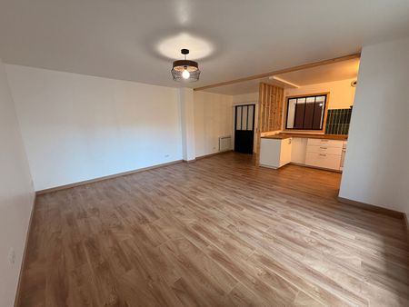 Location Appartement 3 pièces 68m² - Photo 2