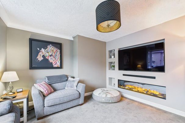 4 bedroom semi-detached house to rent - Photo 1