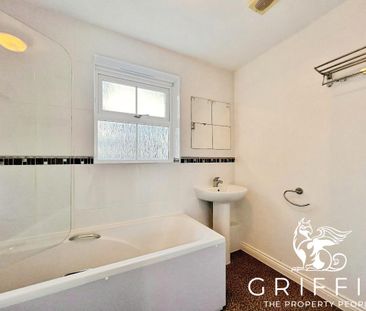 St Andrews Court, Calcutta Road, Tilbury, RM18 - Photo 5